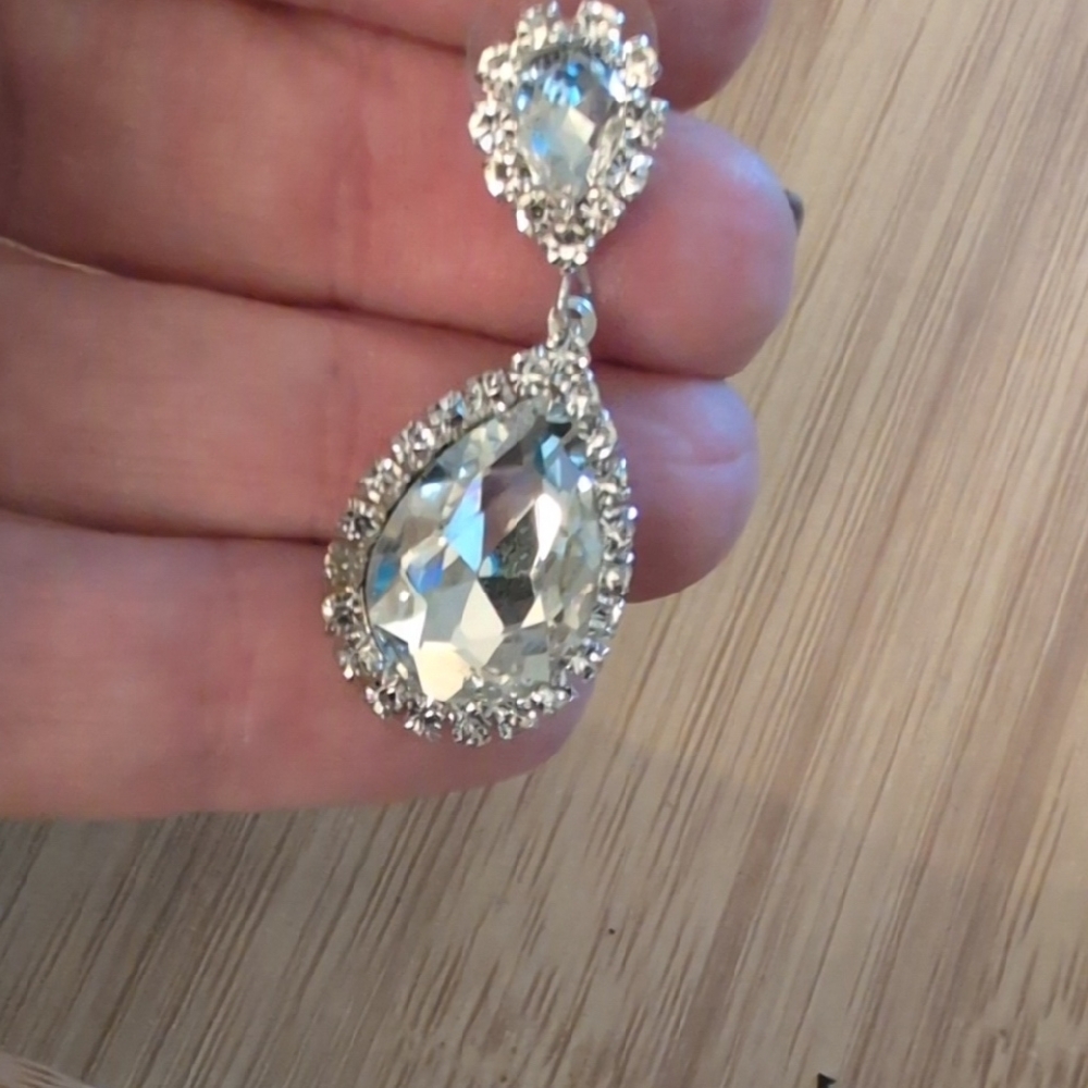 Elegant Silver and Blue Teardrop Earrings - Picture 2 of 4
